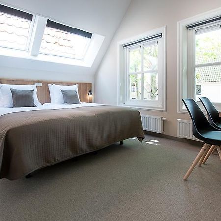 Leut Logies Hotel Vlieland Bagian luar foto