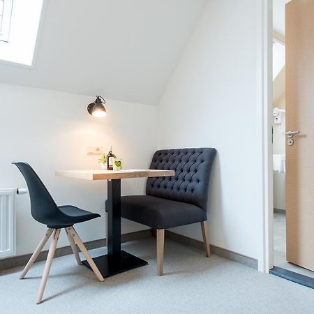 Leut Logies Hotel Vlieland Bagian luar foto