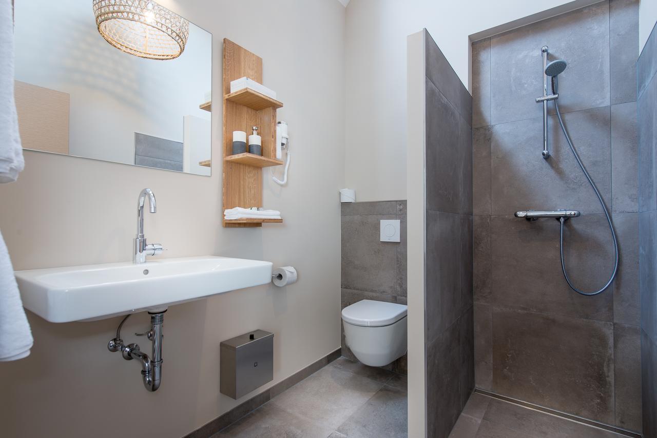 Leut Logies Hotel Vlieland Bagian luar foto